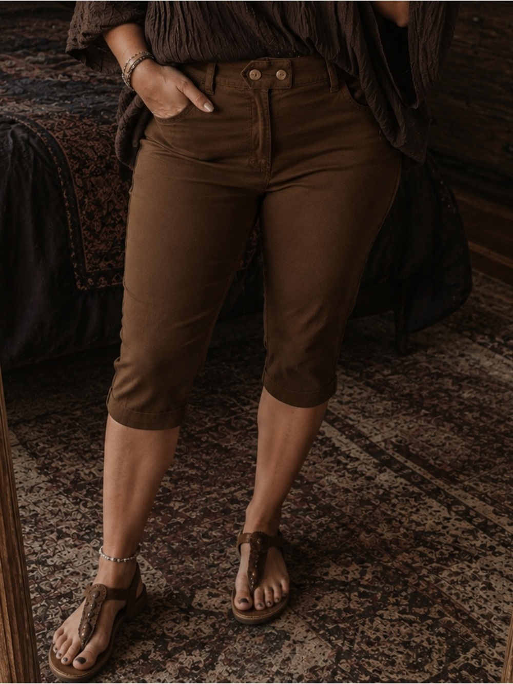 BANDOLINO Women’s Chocolate Brown Comfort Stretch Waistband Capris Size 12